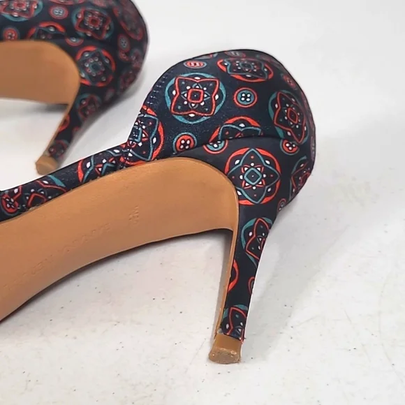 Banana Republic Multicolor Patterned Heels - Picture 5 of 9